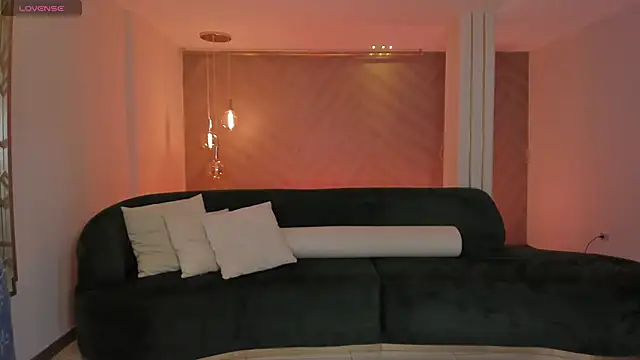 LizzHamilton   online show from 09/09/25, 08:52