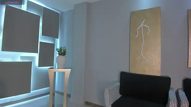 LizzHamilton   online show from 01/17/26, 12:32