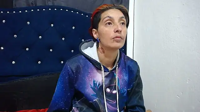 Snapshot of anyu1306 chatting on 12/13/24, 12:42 anyu1306 online show from 12/13/24, 12:42