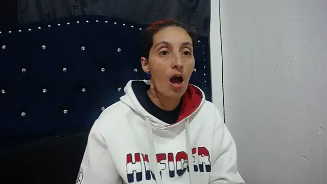 Snapshot of anyu1306 chatting on 12/18/24, 05:48 anyu1306 online show from 12/18/24, 05:48