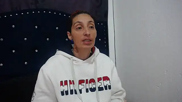 Snapshot of anyu1306 chatting on 12/18/24, 02:17 anyu1306 online show from 12/18/24, 02:17