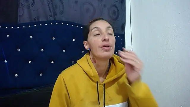 Snapshot of anyu1306 chatting on 12/20/24, 12:38 anyu1306 online show from 12/20/24, 12:38