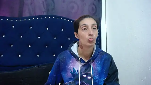 Snapshot of anyu1306 chatting on 01/17/25, 05:41 anyu1306 online show from 01/17/25, 05:41