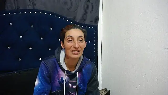 Snapshot of anyu1306 chatting on 03/14/25, 04:21 anyu1306 online show from 03/14/25, 04:21