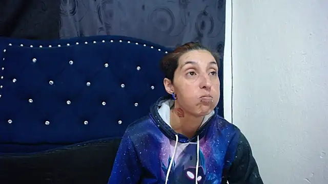 Snapshot of anyu1306 chatting on 03/22/25, 02:16 anyu1306 online show from 03/22/25, 02:16