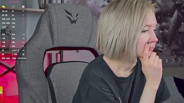 Snapshot of ReiYosimoto chatting on 03/04/26, 06:03 ReiYosimoto online show from 03/04/26, 06:03