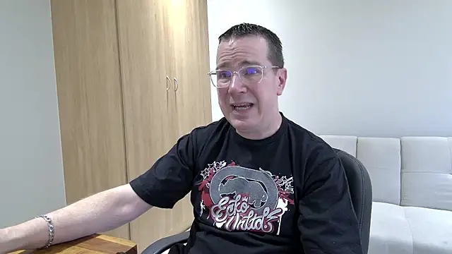 BrettJ81 online show from 10/28/25, 03:14