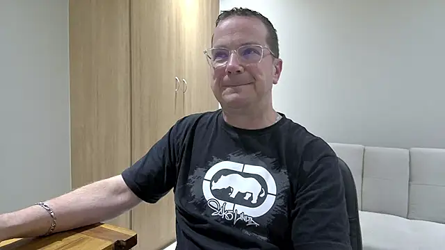 BrettJ81 online show from 11/24/25, 05:23