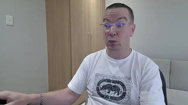 BrettJ81 online show from 02/18/26, 02:46