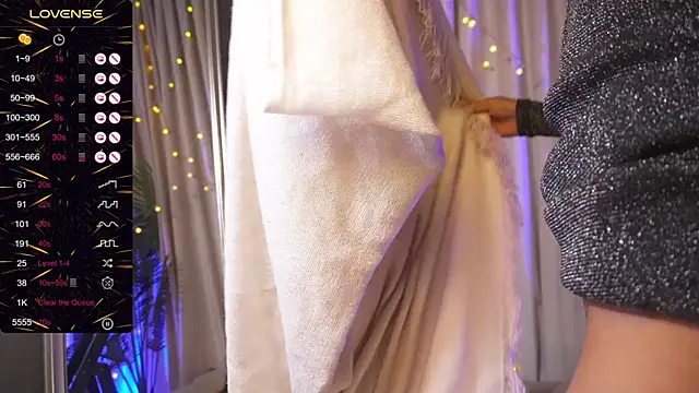 1reisatumi  online show from 11/06/25, 01:34