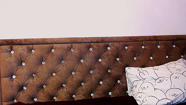 Sara4uu online show from 11/16/25, 11:54