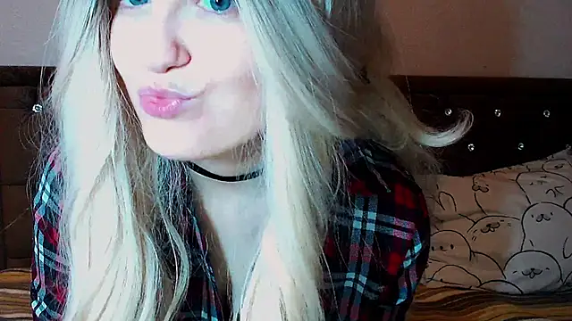 Sara4uu online show from 11/30/25, 02:21