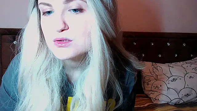 Sara4uu online show from 12/04/25, 10:29