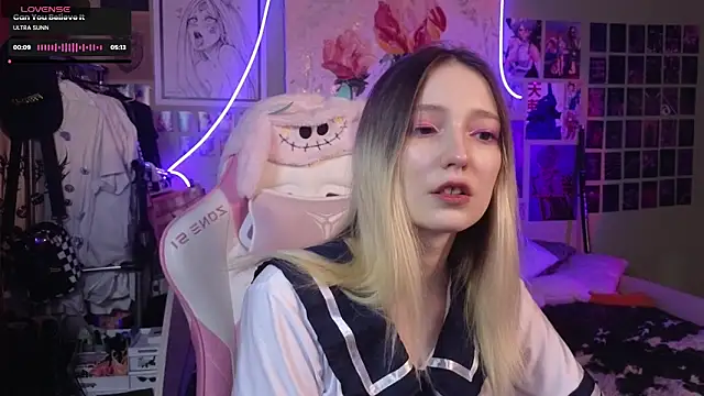 Evie Ro online show from 03/11/25, 09:04