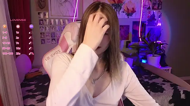 Evie Ro online show from 04/24/26, 09:50