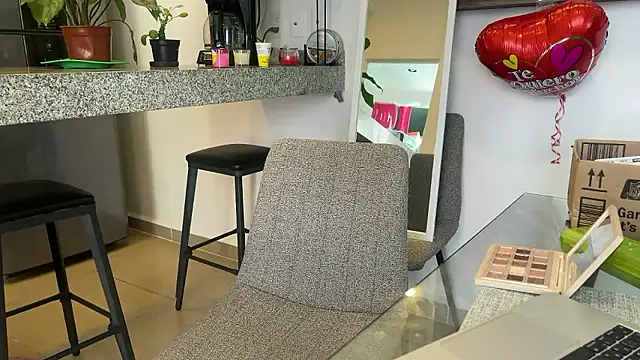 Snapshot of mommy_nadin chatting on 03/02/25, 08:40 mommy nadin online show from 03/02/25, 08:40