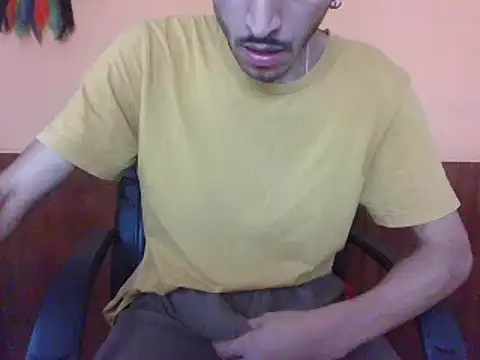 Snapshot of MisterMister45 chatting on 07/07/26, 08:02 MisterMister45 online show from 07/07/26, 08:02