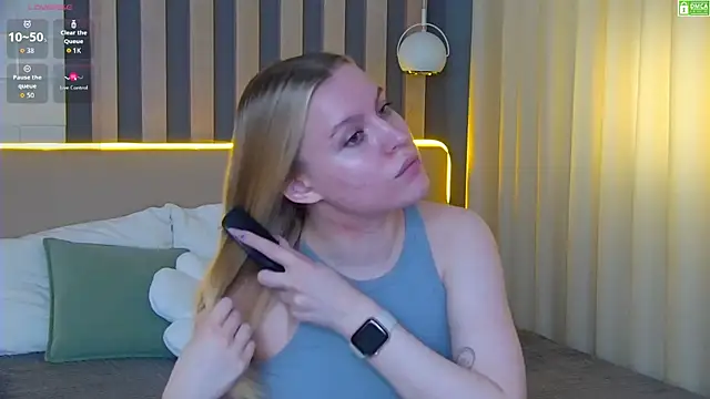 Snapshot of AmaliaBell chatting on 06/08/26, 01:11 AmaliaBell online show from 06/08/26, 01:11