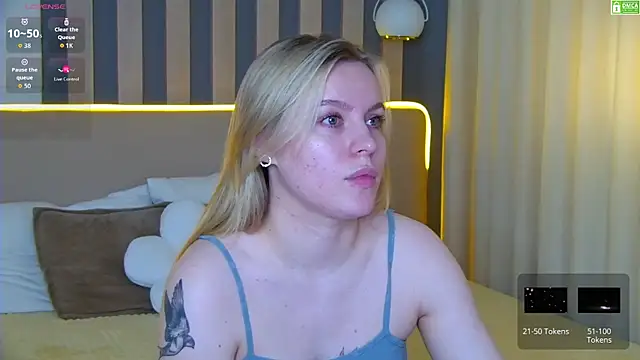 Snapshot of AmaliaBell chatting on 06/21/26, 01:13 AmaliaBell online show from 06/21/26, 01:13