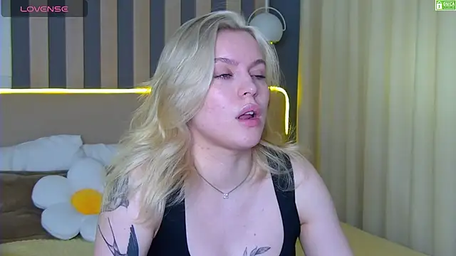 Snapshot of AmaliaBell chatting on 07/03/26, 01:06 AmaliaBell online show from 07/03/26, 01:06