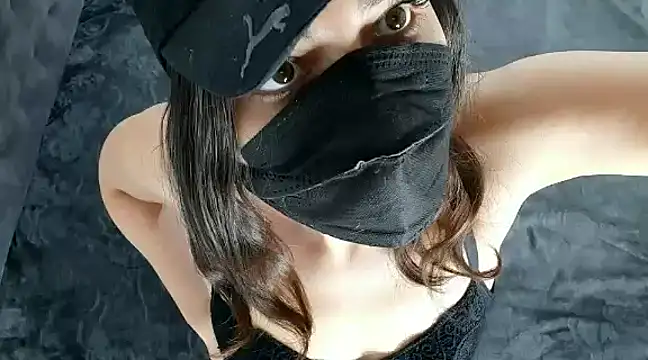 Snapshot of lili_70 chatting on 12/29/24, 02:52 lili 70 online show from 12/29/24, 02:52