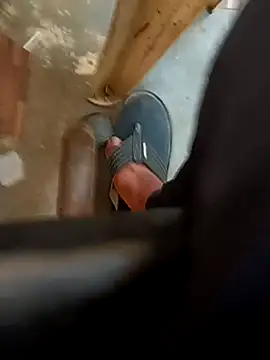 u wan me online show from 10/07/25, 04:31