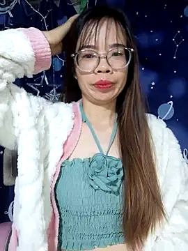   Mai-love19   online show from 12/13/25, 10:04