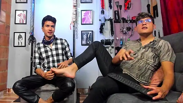 dom2travelersss online show from 02/03/25, 05:24