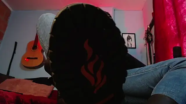 dom2travelersss online show from 09/18/25, 09:06