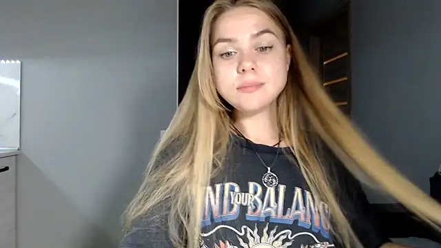 Snapshot of Sunbeam_ chatting on 06/15/26, 09:39 Sunbeam online show from 06/15/26, 09:39