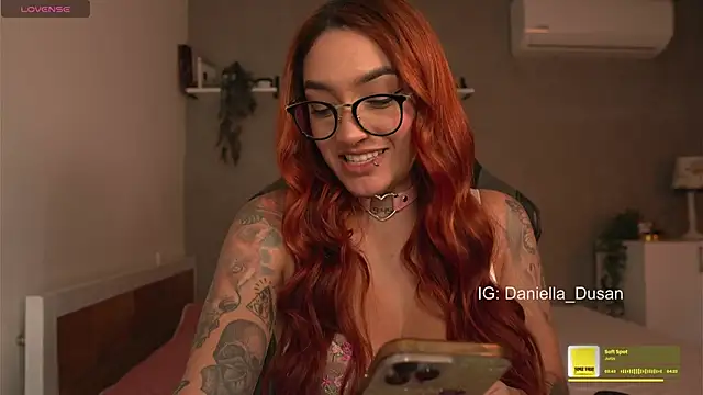 Snapshot of DaniDusan_ chatting on 01/28/25, 05:35 DaniDusan  online show from 01/28/25, 05:35