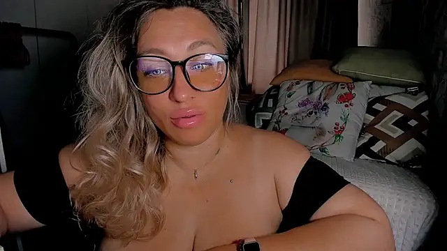 Snapshot of CumOnMy_Tits chatting on 07/11/26, 02:47 CumOnMy Tits online show from 07/11/26, 02:47