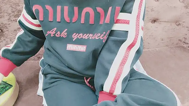 Sophie Secret online show from 11/26/25, 10:33