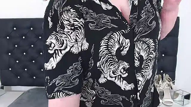 LaraDream online show from 02/21/25, 05:56