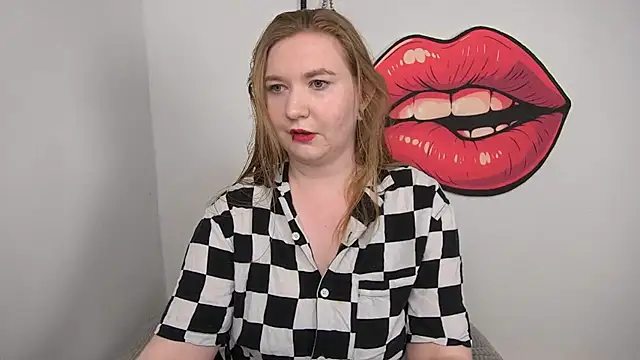 LaraDream online show from 11/16/25, 04:12