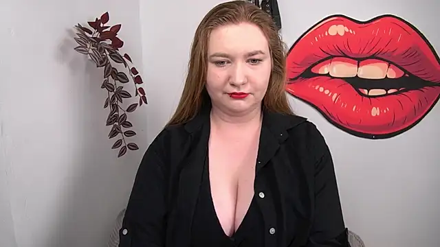 LaraDream online show from 02/15/26, 01:09