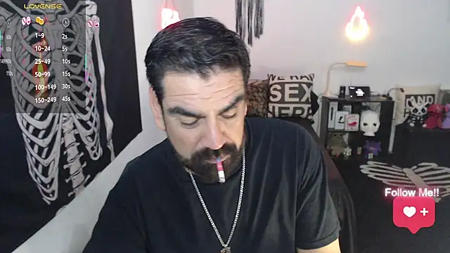 soyelcarlitos  online show from 04/28/26, 10:53