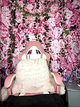 mismialove online show from 10/19/25, 08:31