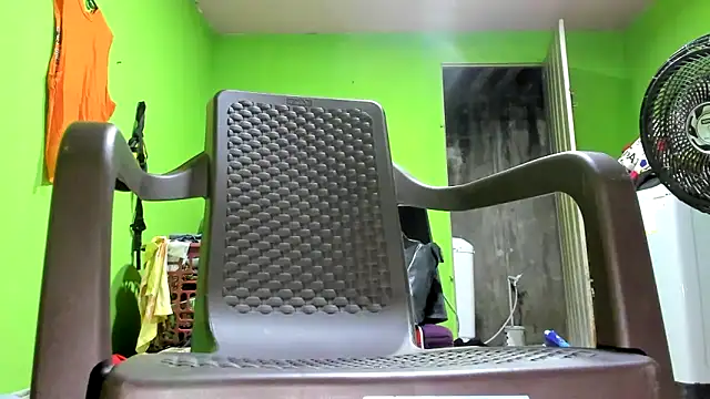 Snapshot of musclecum1 chatting on 02/18/25, 03:53 musclecum1 online show from 02/18/25, 03:53