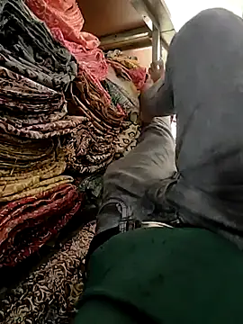 Kolkata   Boy online show from 03/11/25, 03:05